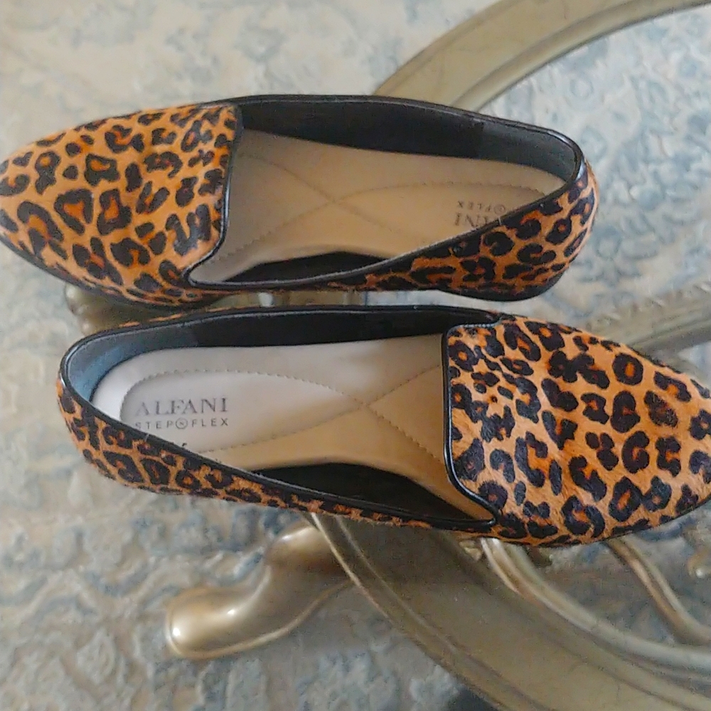 ALFANI STEP N FLEX CALF HAIR FLATS